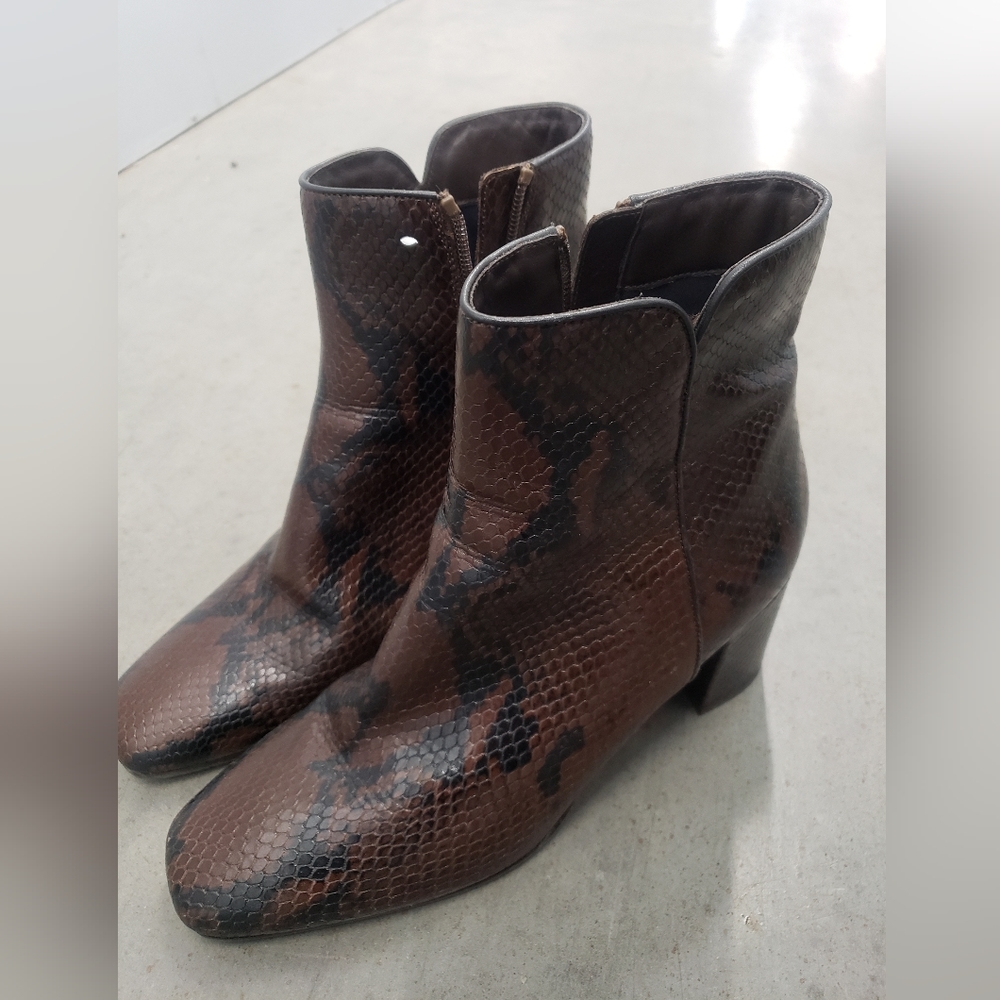 Aquatalia snakeskin style women's boots.  Made in Italy.